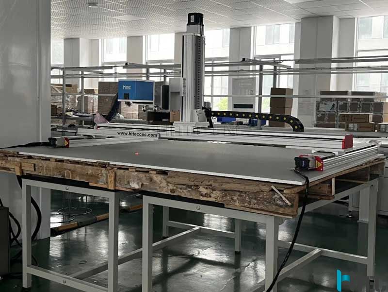 High speed gantry moving 1500&900mm RF Metal Tube Co2 Galvo laser engraving and cutting wood mdf